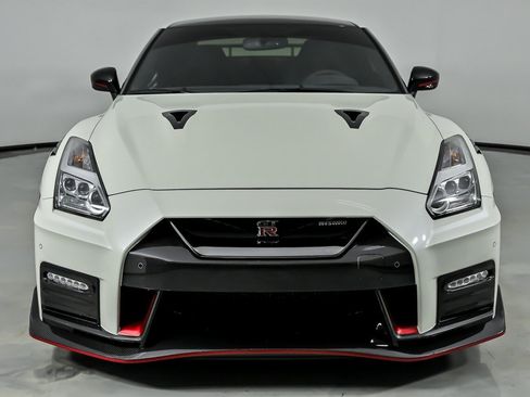 Used 2020 Nissan GT-R NISMO AWD/4WD image 5