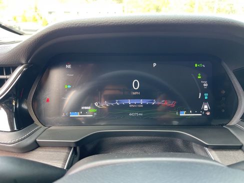 Used 2024 Jeep Grand Cherokee Limited 4xe image 9