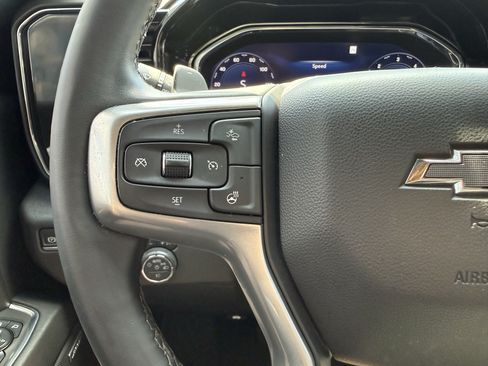 Used 2025 Chevrolet Silverado 1500 RST AWD/4WD image 17