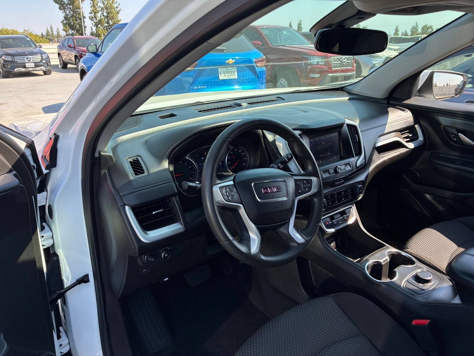 Used 2024 GMC Terrain SLE FWD image 32