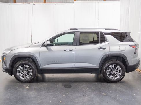 Used 2025 Chevrolet Equinox LT w/ Convenience Package II FWD image 5