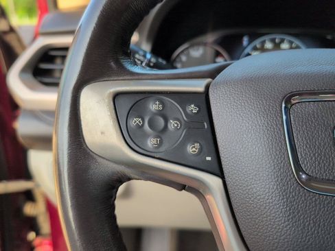 Used 2018 GMC Acadia Denali w/ Technology Package FWD image 27