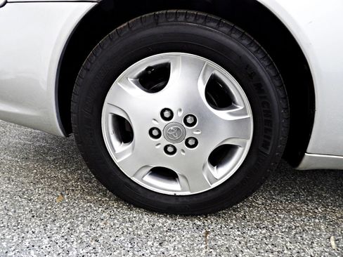 Used 2003 Toyota Avalon XLS image 17