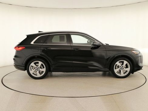 Used 2025 Audi Q5 Prestige AWD/4WD image 8