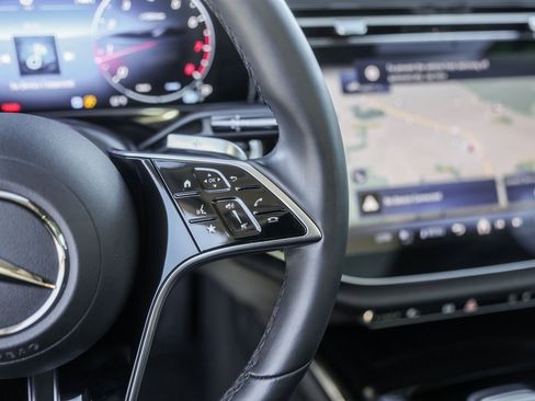 Used 2024 Mercedes-Benz E 350 4MATIC Sedan image 12