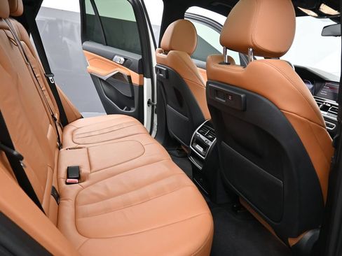 Used 2019 BMW X5 xDrive40i AWD/4WD image 18