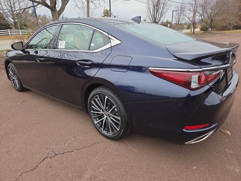 New 2025 Lexus ES 350 w/ Premium Package image 4