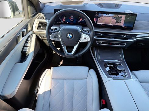 Used 2023 BMW X7 xDrive40i w/ Premium Package image 18