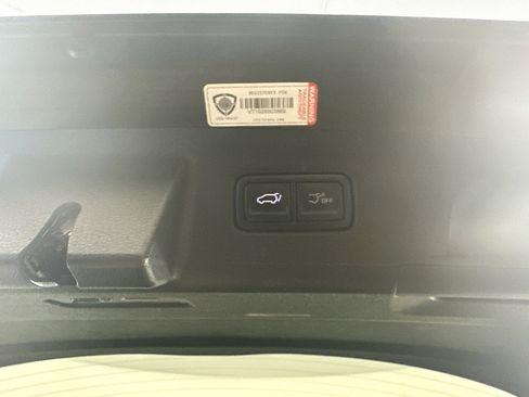 Used 2025 Kia Telluride S FWD image 31