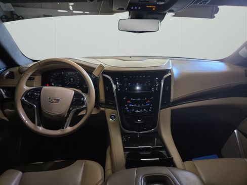 Used 2020 Cadillac Escalade Platinum AWD/4WD image 12