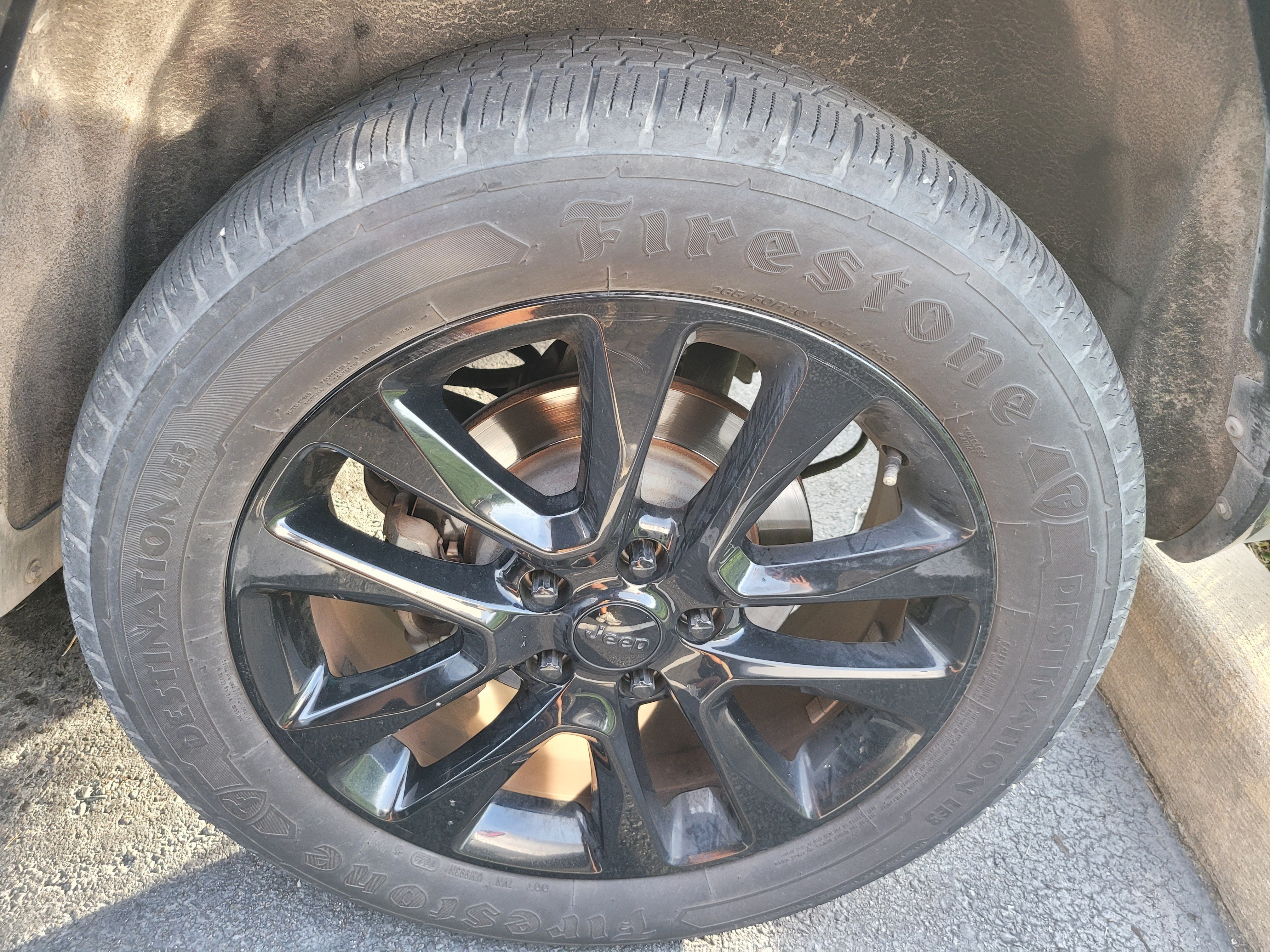 Used 2019 Jeep Grand Cherokee Altitude AWD/4WD image 7