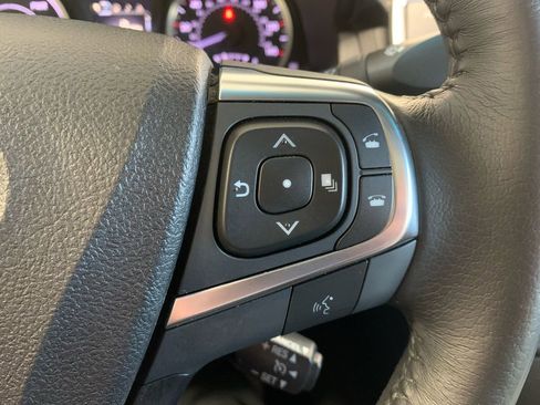 Used 2017 Toyota Camry SE w/ Moonroof Package image 34