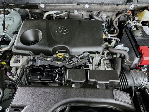 Used 2020 Toyota RAV4 XLE Premium image 39