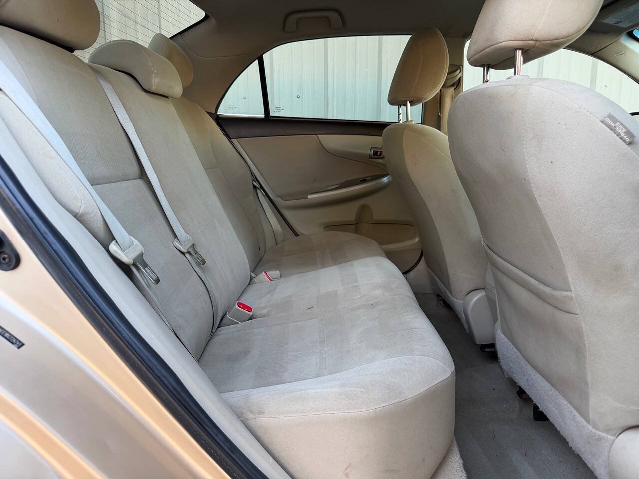 Used 2011 Toyota Corolla LE FWD image 24