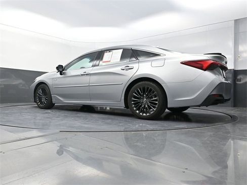 Used 2021 Toyota Avalon XSE image 31