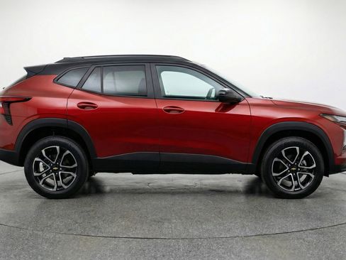 Used 2025 Chevrolet TrailBlazer LT image 11