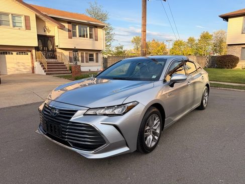 Used 2020 Toyota Avalon XLE FWD image 3