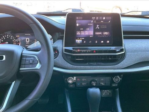 Certified 2025 Jeep Compass Sport image 6