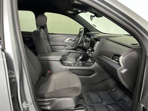 Used 2023 Chevrolet Traverse LT image 18