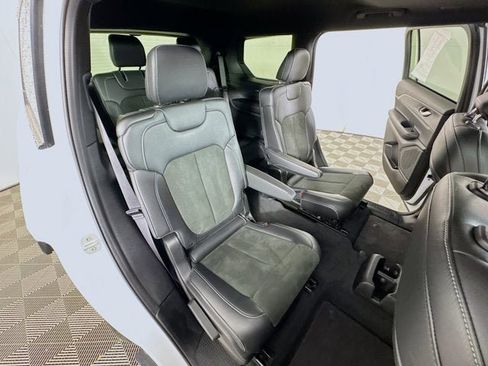 Used 2025 Jeep Grand Cherokee L Altitude image 29