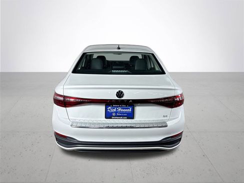 New 2026 Volkswagen Jetta SE image 7
