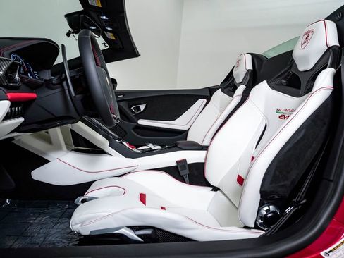 Used 2023 Lamborghini Huracan EVO image 27