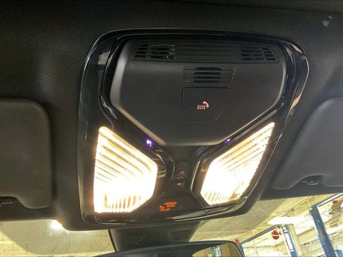 Certified 2022 BMW 330i Sedan w/ M Sport Package image 35