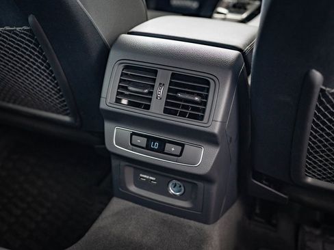 Certified 2025 Audi Q5 2.0T Premium w/ Convenience Plus Package image 43