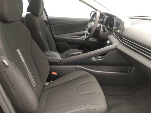 Used 2023 Hyundai Elantra SEL w/ Preferred Accessory Package image 21