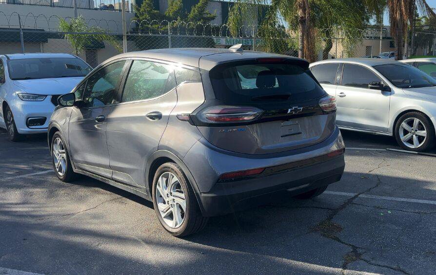 Used 2023 Chevrolet Bolt LT w/ Driver Confidence Package FWD image 4