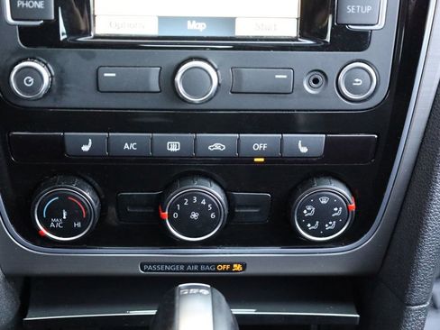 Used 2015 Volkswagen Passat TDI SE image 37