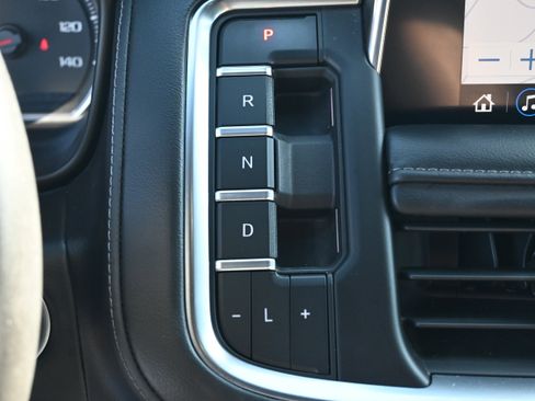 Used 2021 Chevrolet Tahoe Z71 w/ Rear Media and Nav Package image 27