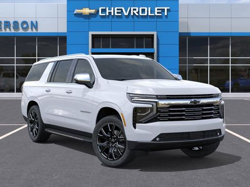 New 2026 Chevrolet Suburban Premier image 3
