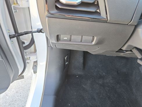 New 2026 Nissan Sentra SR w/ Floor Mat Package image 19