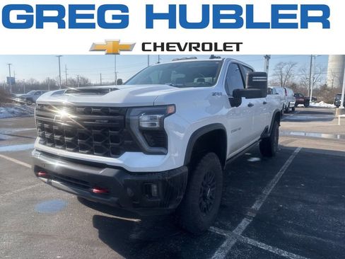 Used 2025 Chevrolet Silverado 2500 ZR2 w/ Technology Package image 1