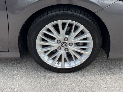 Used 2018 Toyota Camry XLE FWD image 10