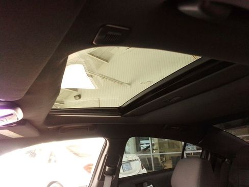 Used 2018 Dodge Charger SXT Plus RWD image 15