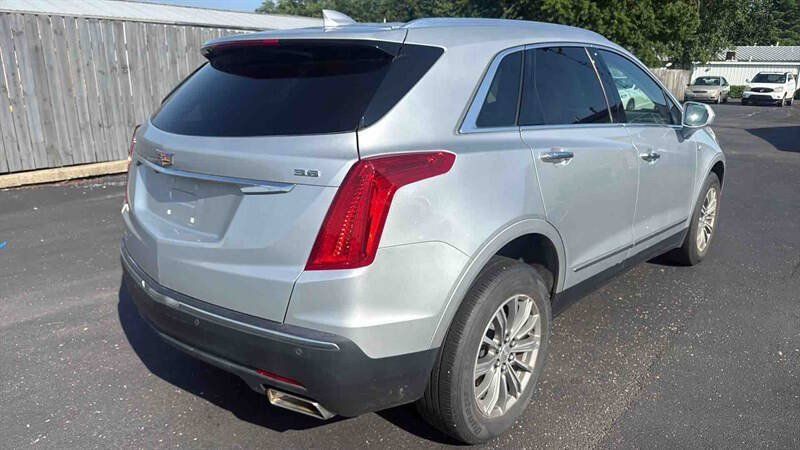 Used 2017 Cadillac XT5 Luxury w/ Driver Awareness Package FWD image 8