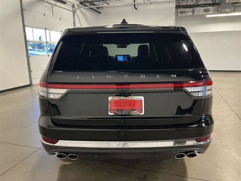 Used 2025 Lincoln Aviator Reserve w/ Luxury Package AWD/4WD image 4