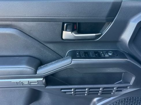Certified 2025 Toyota Tacoma TRD Off-Road AWD/4WD image 14