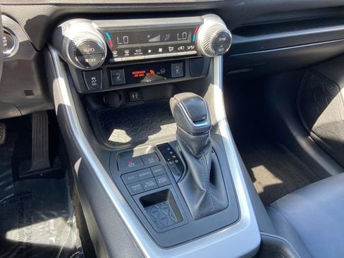 Used 2019 Toyota RAV4 XLE Premium w/ Cold Weather Package AWD/4WD image 19