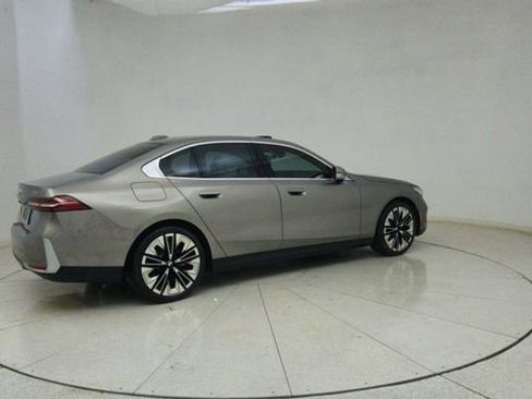 Used 2025 BMW 530i RWD image 74