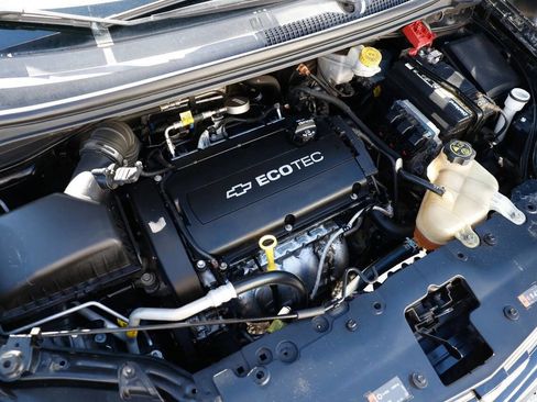 Used 2017 Chevrolet Sonic LT image 45