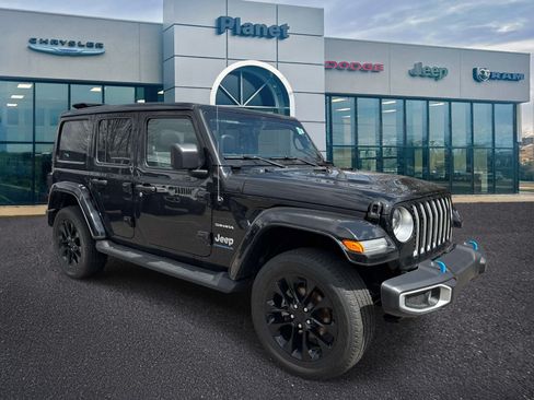 Used 2023 Jeep Wrangler Unlimited Sahara w/ Cold Weather Group AWD/4WD image 1