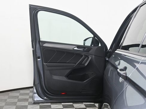 Used 2022 Volkswagen Tiguan SE R-Line AWD/4WD image 29
