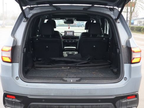 Used 2025 Honda Pilot Black Edition image 6