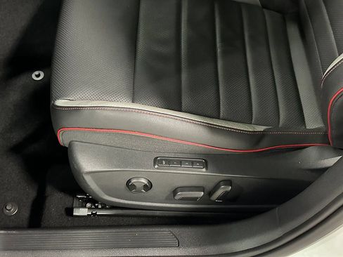 Used 2024 Volkswagen GTI Autobahn FWD image 20