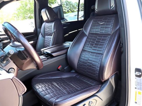 Used 2021 Cadillac Escalade ESV Sport Platinum w/ LPO, ONYX Package AWD/4WD image 29