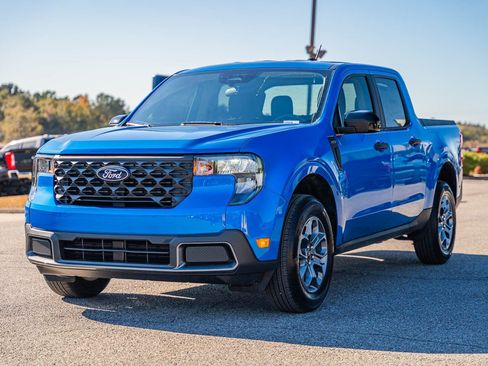 New 2025 Ford Maverick XLT w/ XLT Luxury Package image 2