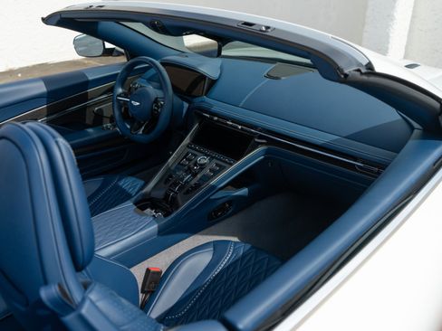Used 2025 Aston Martin DB12 Convertible RWD image 29